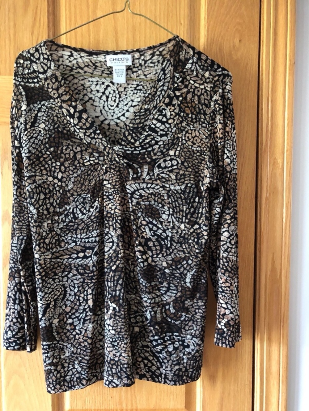 CHICO'S ANIMAL PRINT LONG SLEEVE TOP - Size 0 -EUC - Retail $89